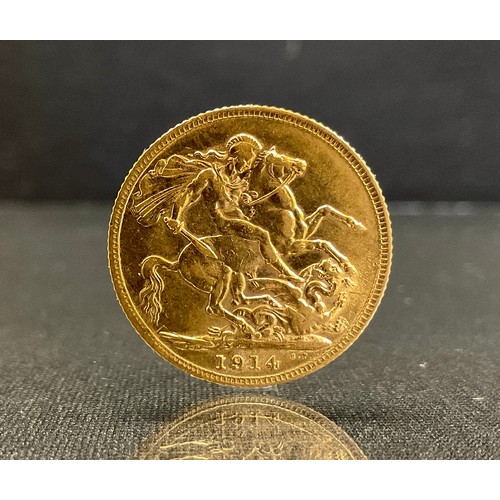 366 - A George V gold Sovereign, London mint, 1914, 8g