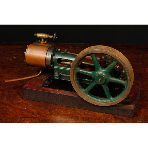 7158 - Live Steam - a live steam horizontal stationary steam mill engine, painted in green and red, the low... 