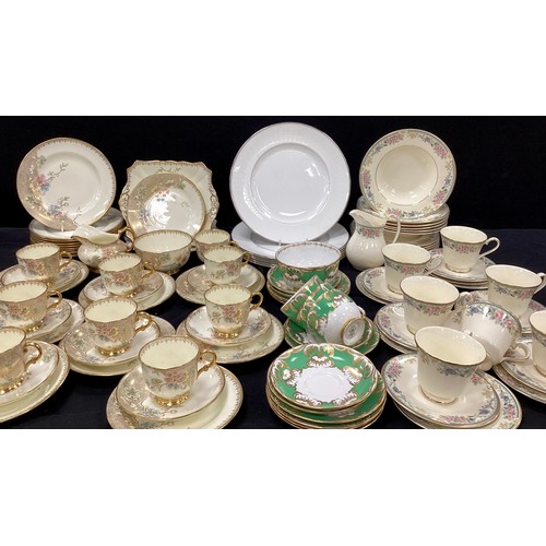 67 - A Royal Doulton ‘Eleanor’ tea service for six including; six tea cups and saucers, side plates, six ... 