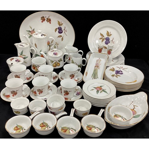 69 - Royal Worcester ‘Evesham’ pattern and other for six including; coffee pot, tea pot, six tea cups and... 