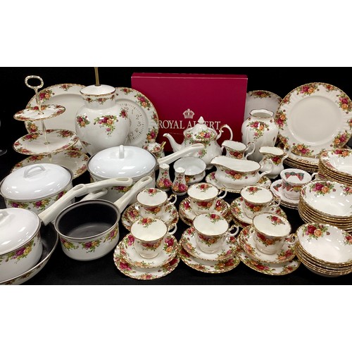 81 - A extensive Royal Albert ‘Old Countryroses’ table service for six comprised of; six dinner plates, s... 