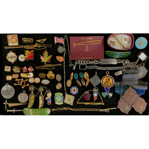 259 - Badges, Cufflinks  - 1964 Butlins Blackpool three section enamelled badge, others Hastings Tramway C... 