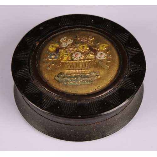 43 - An early 19th century pressed horn waisted circular snuff box, the push-fitting cover decorated in p... 