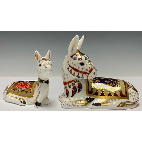 23 - A Royal Crown Derby paperweight, Thistle Donkey, this is number 997 of a signature edition of 1,500 ... 