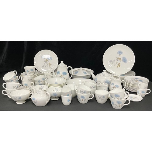 489 - A Wedgwood Ice Rose pattern part dinner, tea and coffee service, comprising dinner plates, dessert p... 