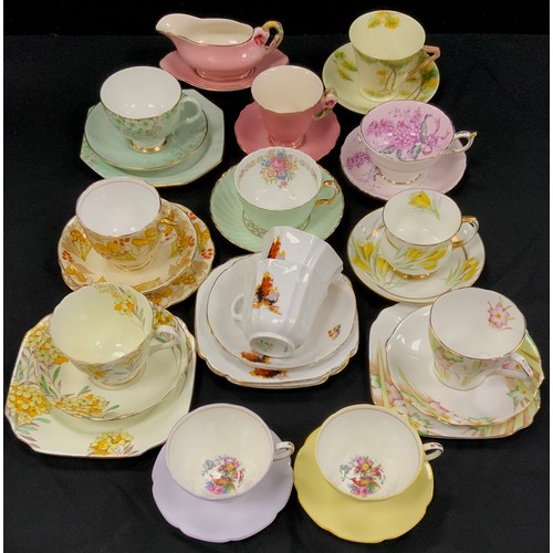 20 - Mid century Tableware tea cups Trios and duos including; Paragon, Royal Winton, Bell China, Fenton; ... 