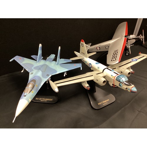 25 - Model airplanes including; P2V-7 Neptune scale 1/72, SU-27 Flanker scale 1/48; other (3)