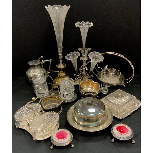 69 - Plated - Victorian silver plate four branch epergne, etched glass trumpet glass mounts, 37cm high, o... 