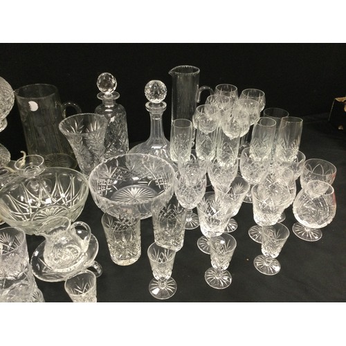 85 - Glass ware - cut glass mushroom lamp, 35cm high, six cut wine glasses, six champagne flutes, six whi... 