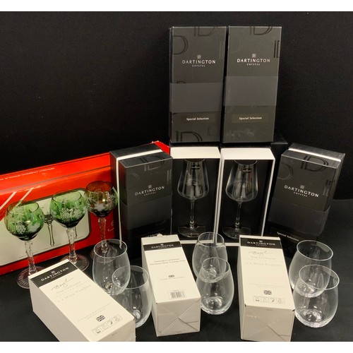 88 - Dartington glass including; four Tony Laithwaite wine tumblers, another pair, from the Presentation ... 