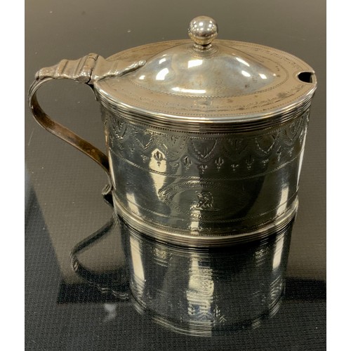 239 - A George III silver oval lidded mustard, Henry Chawner, London 1790, no liner, 3.59ozt