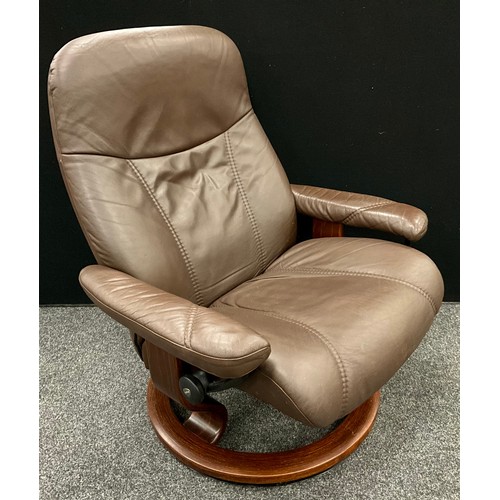 141A - A large Ekornes Stressless armchair