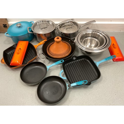 171 - Kitchen and cookery equipment - Le Creuset lidded pans, two Le Creuset cast iron signature griddle p... 