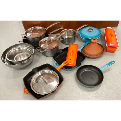 172 - Kitchen and cookery equipment - Le Creuset lidded pans, two Le Creuset cast iron signature griddle p... 