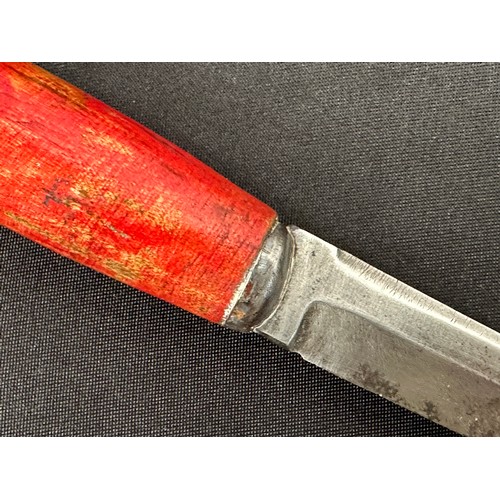 2073 - Finnish Puukko Knife with single edged blade 100 mm in length. No makers marks. Red wood handle. Ove... 