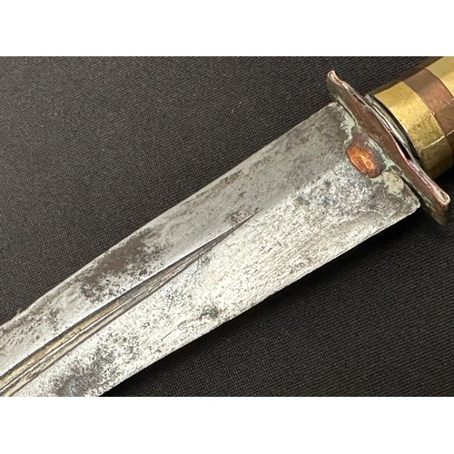 2076 - Dagger with curved double edged fullered blade 314mm in length. Decorative grip made from brass, cop... 