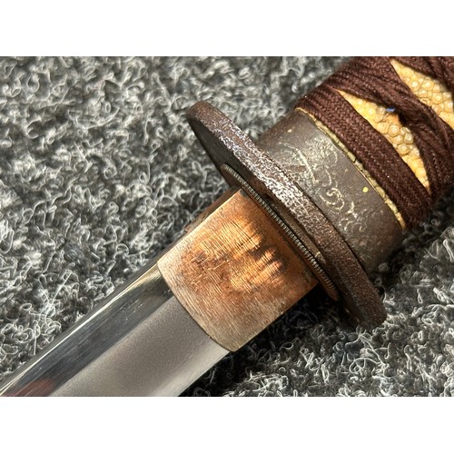 2092 - Japanese Tanto Sword with single edged blade with visible straight Hamon line 360mm in length. Overa... 