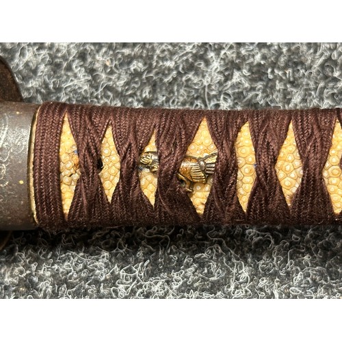 2092 - Japanese Tanto Sword with single edged blade with visible straight Hamon line 360mm in length. Overa... 