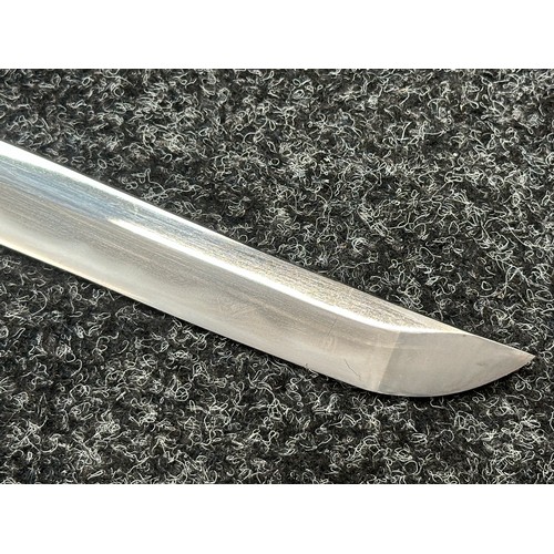 2094 - Japanese Katana Sword with single edge blade 650mm in length. Visible Hamon line. Tang is signed 