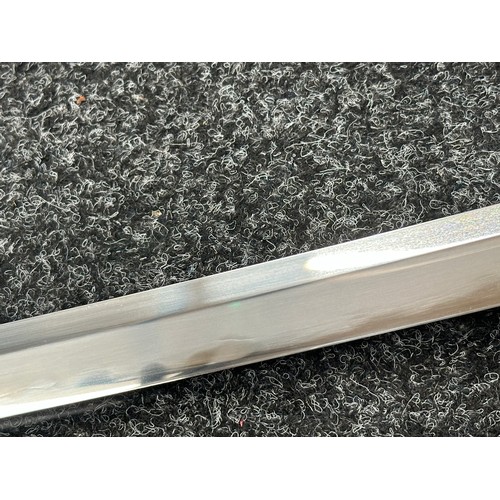 2095 - Japanese Katana Sword with single edged blade 680mm in length. Visible Hamon line. Tang is unsigned.... 