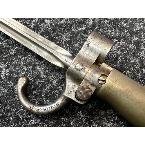 2101 - WW1 French Lebel Bayonet with 520mm long blade, cast white metal grip, overall length 637mm. Working... 