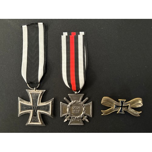 2125 - WW1 Imperial German Iron Cross 2nd Class 1914 maker marked ring complete with original ribbon and a ... 