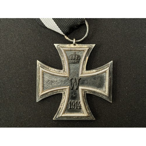 2125 - WW1 Imperial German Iron Cross 2nd Class 1914 maker marked ring complete with original ribbon and a ... 