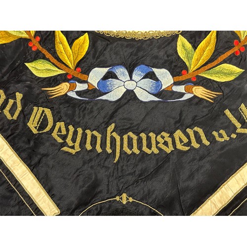 2126 - WW1 Imperial German Army Artillery Veterans Association Bad Oyenhausen Hand Embroidered Silk Banner.... 