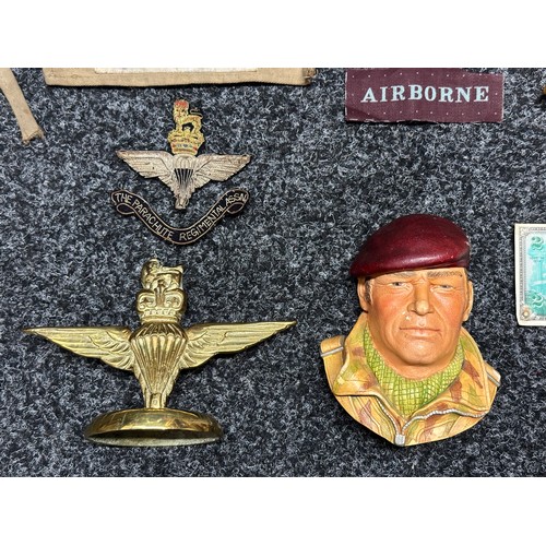 2274 - WW2 British Parachute Regiment insignia to include wartime parachute wings, printed Pegasus and Airb... 