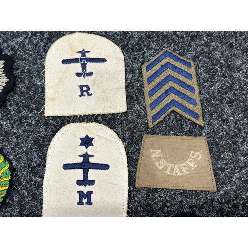 2319 - Mixed British cloth insignia most post war but including some WW2. Along with Veterans bullion wire ... 