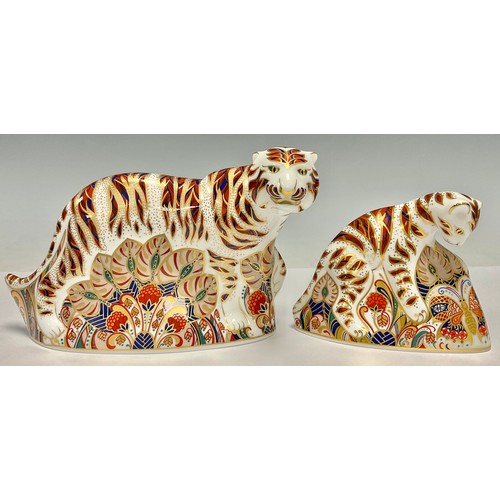 7 - A pair of Royal Crown Derby paperweights, Bengal Tiger and Bengal Tiger Cub, gold stopper, printed m... 