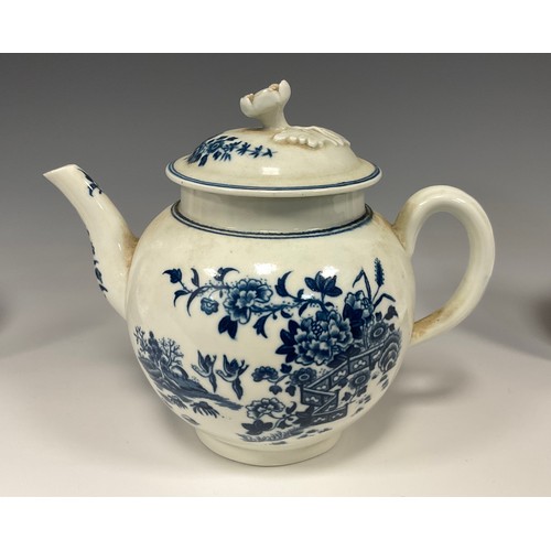 350 - An 18th century Worcester porcelain globular bullet form teapot, decorated in the Fence and Two Bird... 