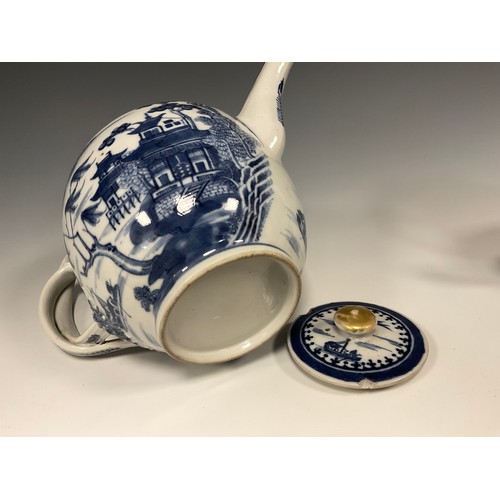 404 - A Chinese globular blue and white teapot, Qing Dynasty, probably Quanlong Period (1736-1796), decora... 