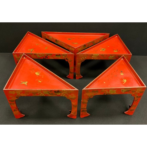 441 - A nest of five Japanese red-lacquered corner or stacking tables, with gilded decoration of birds amo... 