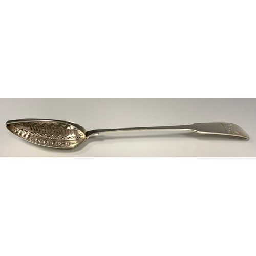 93 - A William IV Irish silver fiddle pattern gravy spoon, Richard Sawyer & Henry Rooke, marks worn, Dubl... 