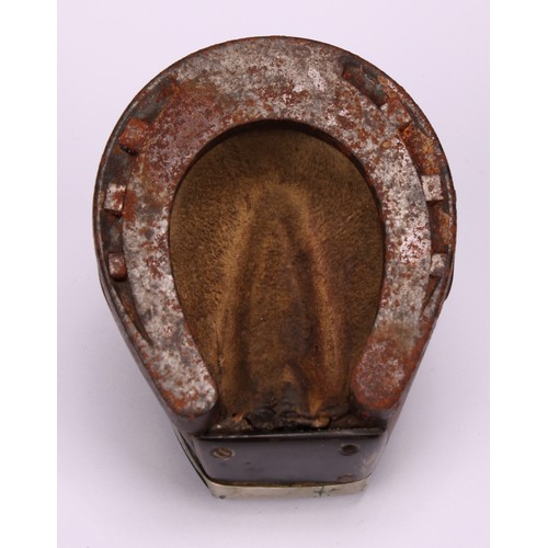 639 - Snuff - a 19th century novelty snuff box made from a Shetland ponies hoof, the hinged cover with shi... 