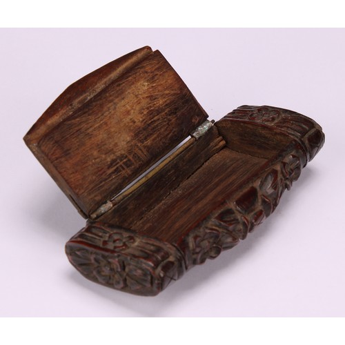 630 - Snuff - A 19th century French rectangular snuff box carved with flaming torch trophy and stylized fl... 