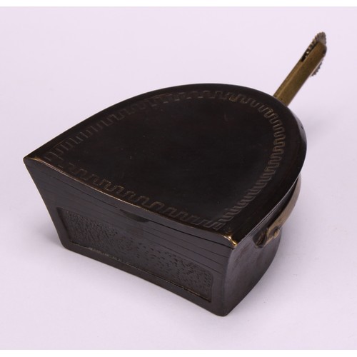 658 - Snuff - an unusual bronze novelty snuff box as a spurred heal, 9.5cm long, c.1890