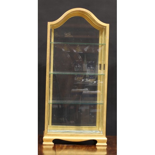 908 - A good giltwood domed rectangular table-top vitrine or display cabinet, gilt overall, four bevelled ... 