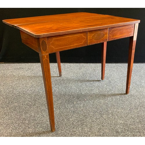 1117 - A George III mahogany tea table, c.1820, 73.5cm high x 88cm wide x 43cm deep.