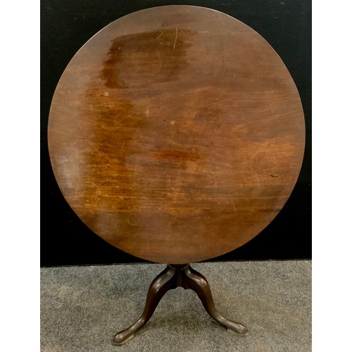 1118 - A George III mahogany tripod table, circular tilt-top, turned pedestal support, 70.5cm high x 80cm d... 