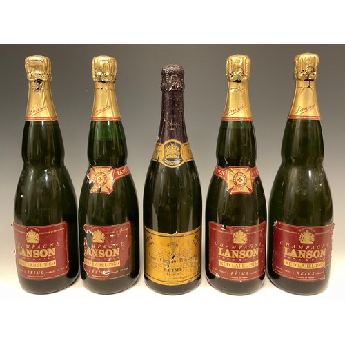 1145 - Champagne - Veuve Clicquot Ponsardin Brut 1961, gold label, Reims France, Clicquot Welle, 3.348 392,... 