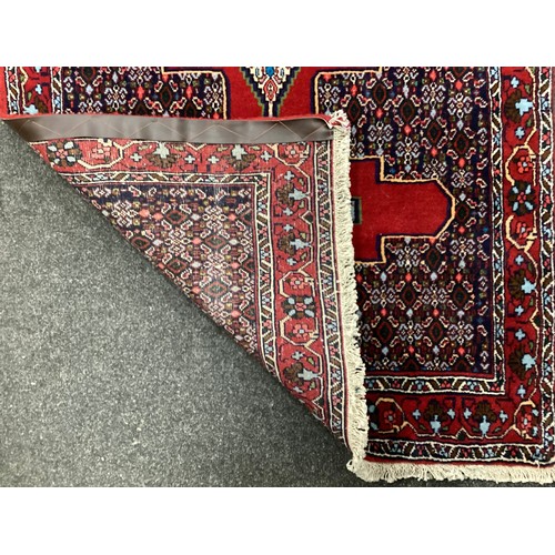 1096 - A North-west Persian Senneh ruuner carpet, hand-knotted, 405cm x 93cm.