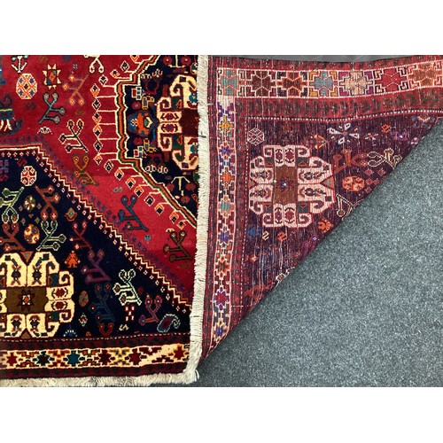 1094 - A South-west Persian Qashgai carpet, hand-knotted, 260cm x 180cm.