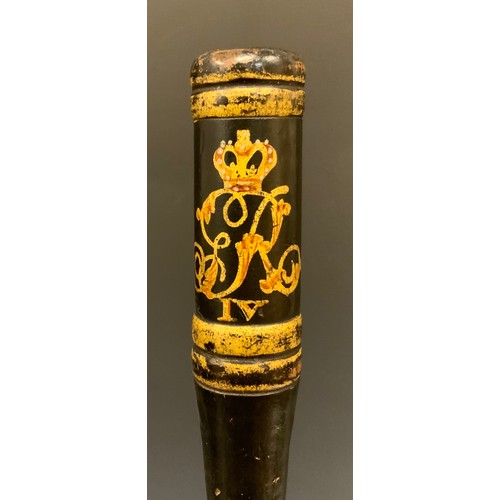 1083 - A George IV turned wooden short barrel truncheon, GR IV gilt and red cypher , black ground, 25.5cm l... 