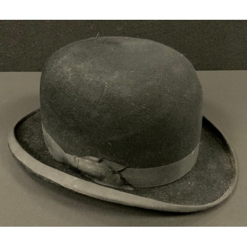 892A - A brushed silk top hat, marked 7.1/4 inches, 20.5cm x 17.3cm, in J W Allen Maker to HRH The Prince o... 