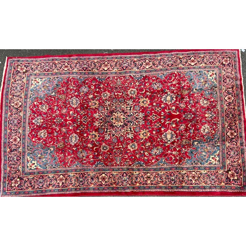 1093 - A North-west Persian Mahal carpet, hand-knotted, 360cm x 250cm.