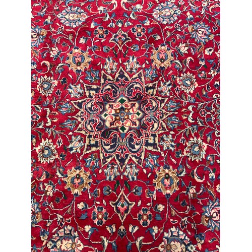 1093 - A North-west Persian Mahal carpet, hand-knotted, 360cm x 250cm.