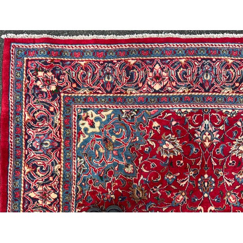 1093 - A North-west Persian Mahal carpet, hand-knotted, 360cm x 250cm.