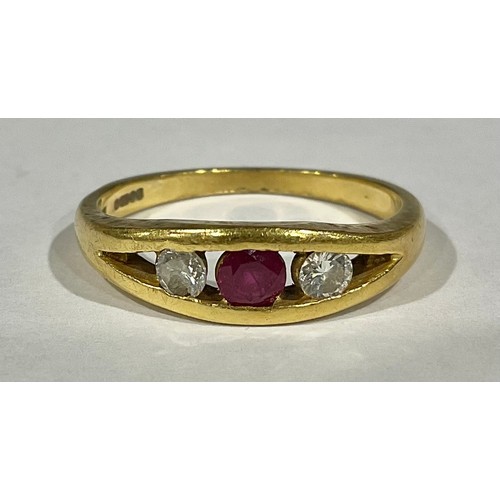 419 - An 18ct gold diamond and ruby ring, size N, 3.5g gross